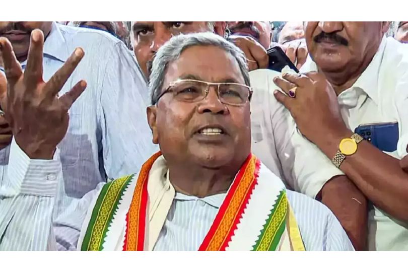 Karnataka CM Siddaramaiah Prefers Books Over Traditional Tokens of Respect; Requests Zero Traffic Protocol