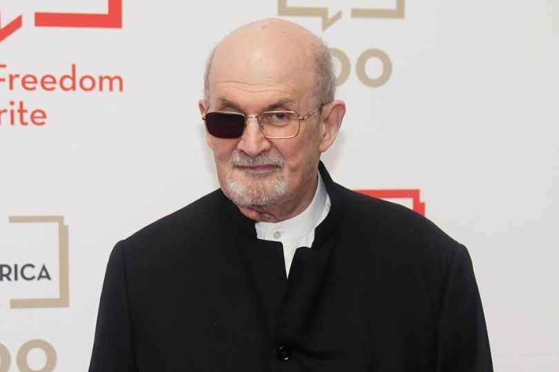 Salman Rushdie has Announced the Publication of a Memoir about a Knife Attack | Frontlist