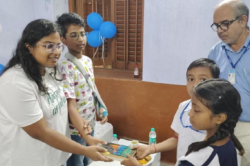 Calcutta Municipal Corporation Receives 500 Books for their School Libraries | Frontlist