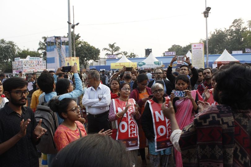 NGO Activists Protest at Kolkata Book Festival Against 'Denial' of Entrance to Street Children | Frontlist