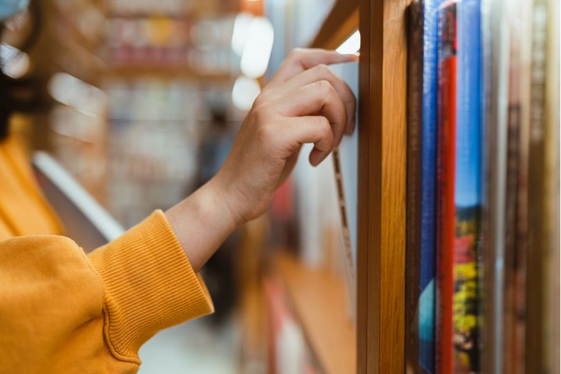 The Five Largest US Book Publishers are Suing Lowa over its Book Restriction Statute | Frontlist