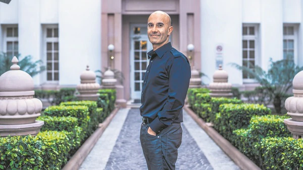 Robin Sharma: A Leadership Coach and Author of 15 Books