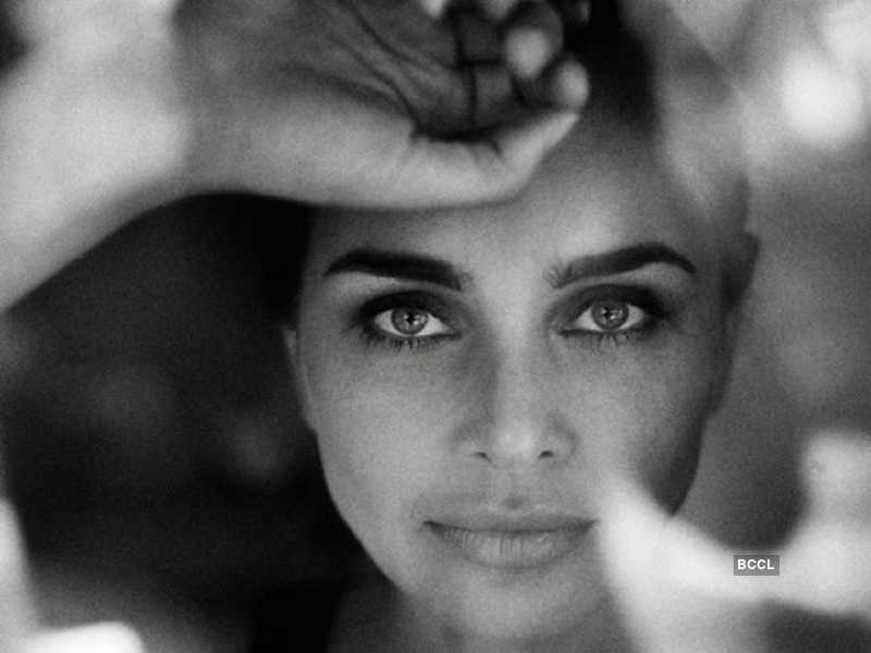 Actor Lisa Ray to Pen Three New Books