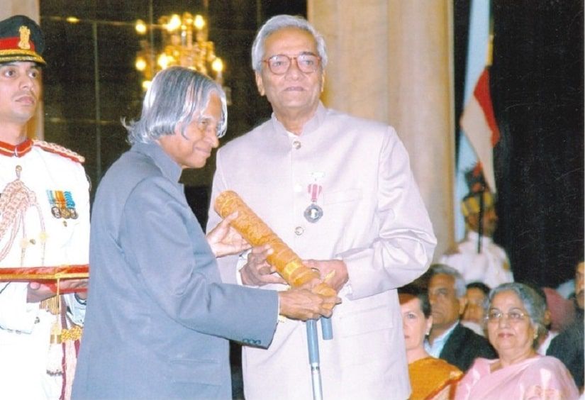 Urdu literature writer Mujtaba Hussain decides to return his Padma Shri