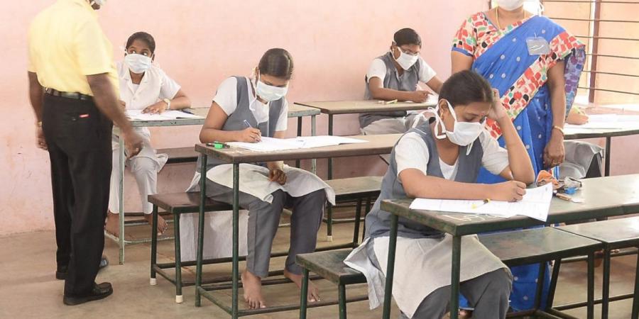 Frontlist Education News | Most states & UTs yet to decide but Delhi &Haryana want to reopen schools in Aug while Kerala in Sept,