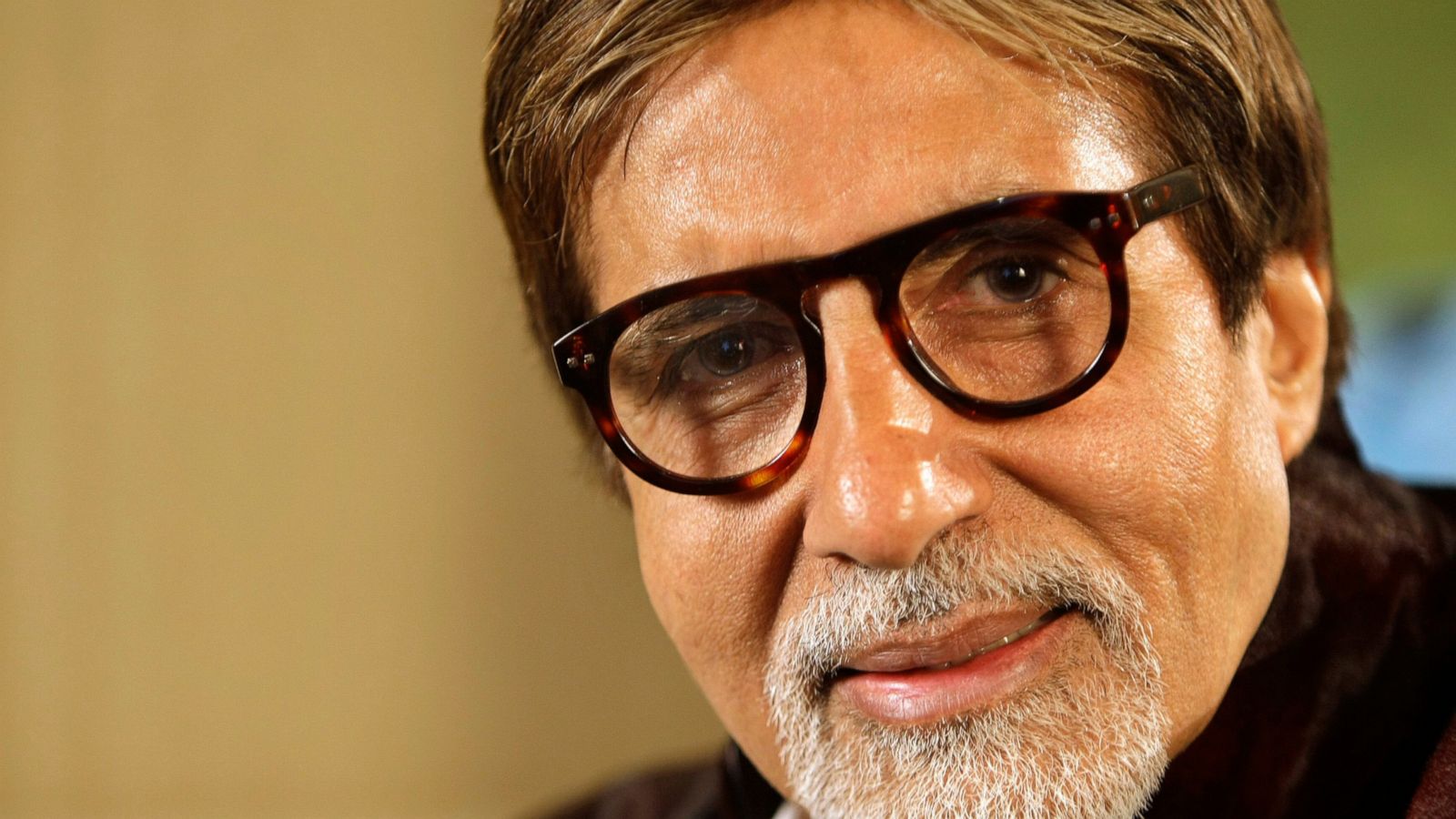 Frontlist | Amitabh Bachchan dedicates poetry 'to them that work tirelessly, relentlessly, unselfishly to keep us protected'