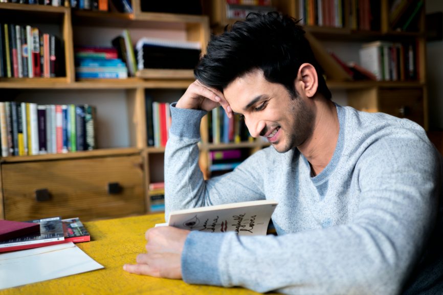 Frontlist | Sushant Singh Rajput - An actor, a booklover and a cosmic child!
