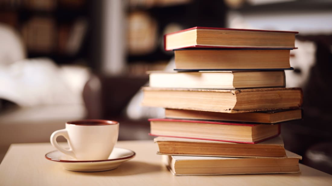 Frontlist | Reading again: Are books a good alternative distraction?