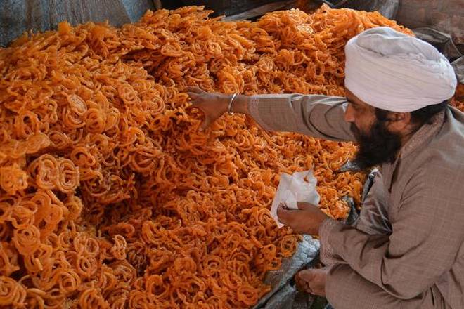 Frontlist | India’s places of worship and their different foods, all in one book