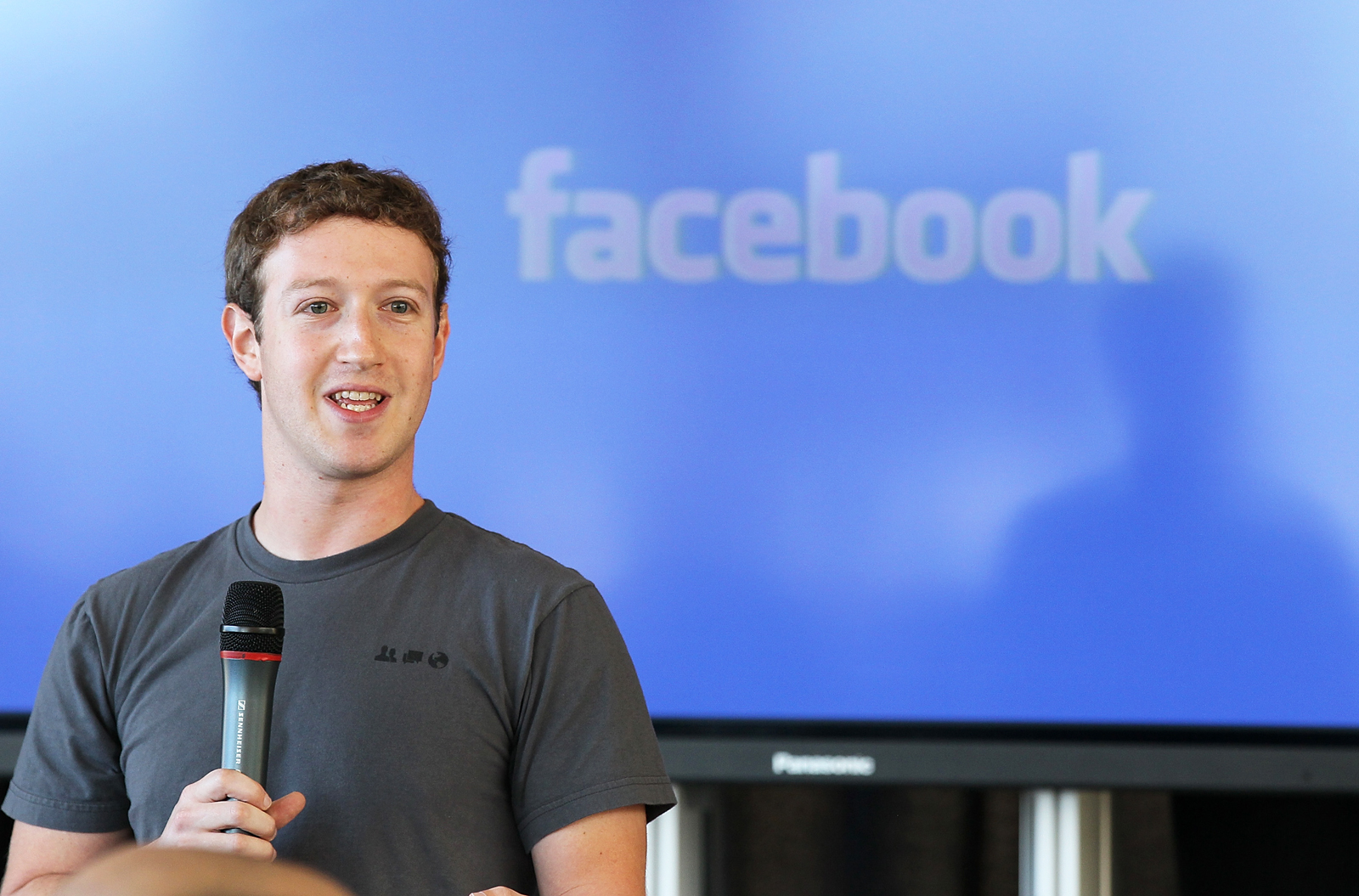 Frontlist | Facebook's Zuckerberg reached out to Australian lawmakers