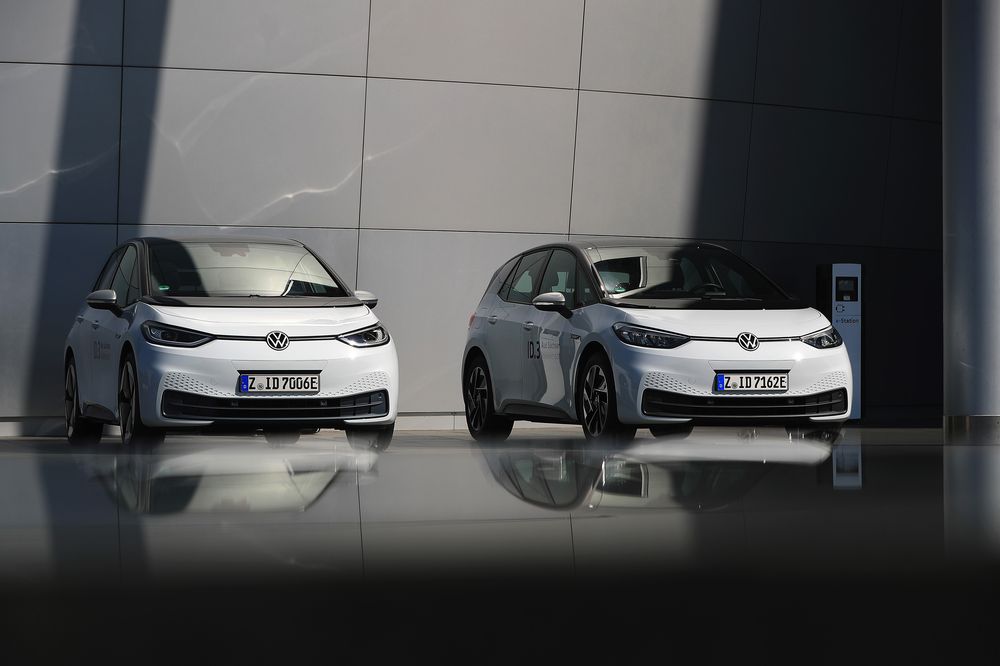 Frontlist | Volkswagen’s Electric Car Stacks Up Well Against Tesla in UBS Teardown