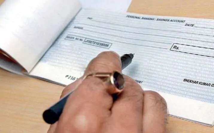Frontlist | Alert For Account Holders of These Govt Banks! Your Cheque Book, Passbook Will Get Scrapped After 2 Weeks | Details