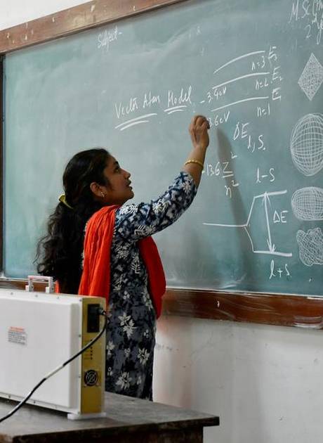 Frontlist |1,200 faculty in rural engineering colleges will lose jobs by month-end