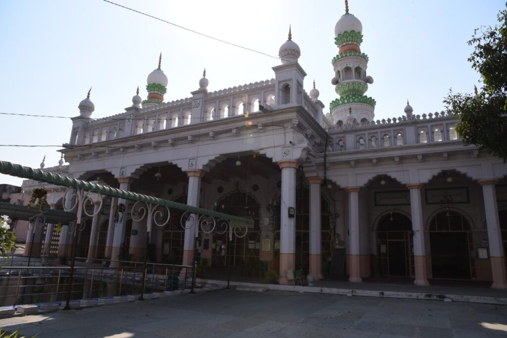 Frontlist | Hyderabad: Mosques offer free education, skill development amid school closure