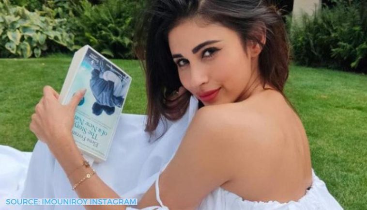 Times When Mouni Roy Proved That She's A Complete Bookworm; See Pictures