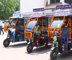 School on Wheels: New Initiative Starts in Odisha to Provide COVID Education, Assistance to Street Children