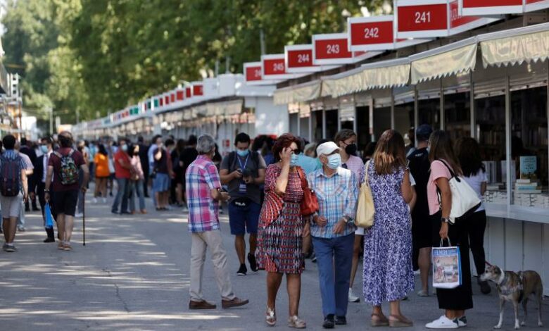 Fed up with pandemic, eager bookworms celebrate Madrid book fair return